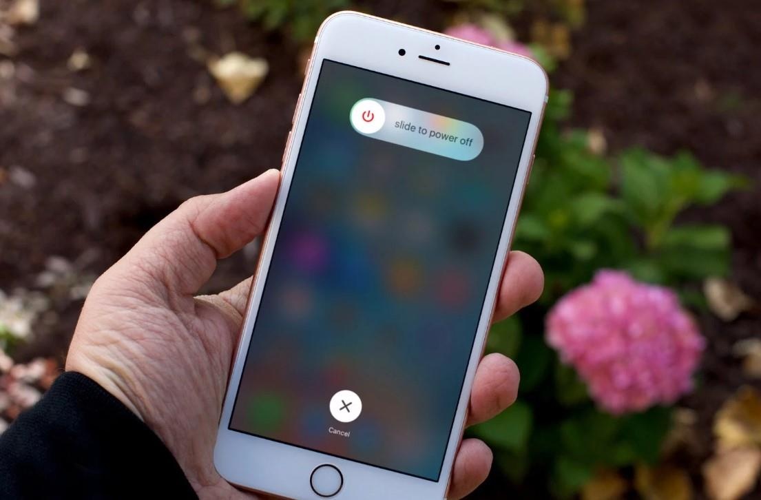 Dung iPhone bao lau can khoi dong lai? hinh anh