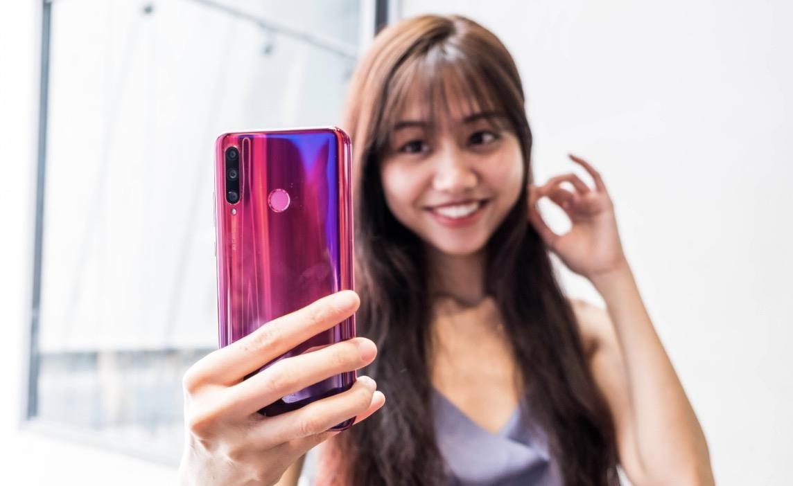 Loat smartphone giam gia hang trieu dong cuoi thang 6 hinh anh