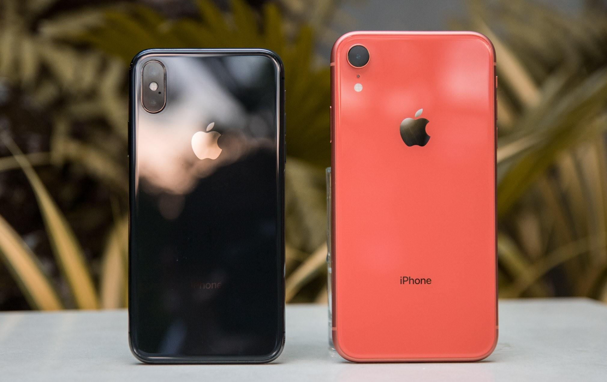iPhone XR gia gan bang iPhone X, nen mua may nao? hinh anh