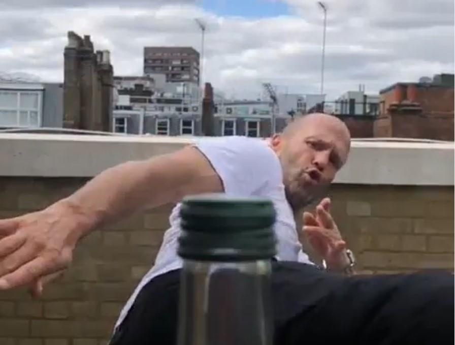 thu thach da xoay mo nut chai anh 4