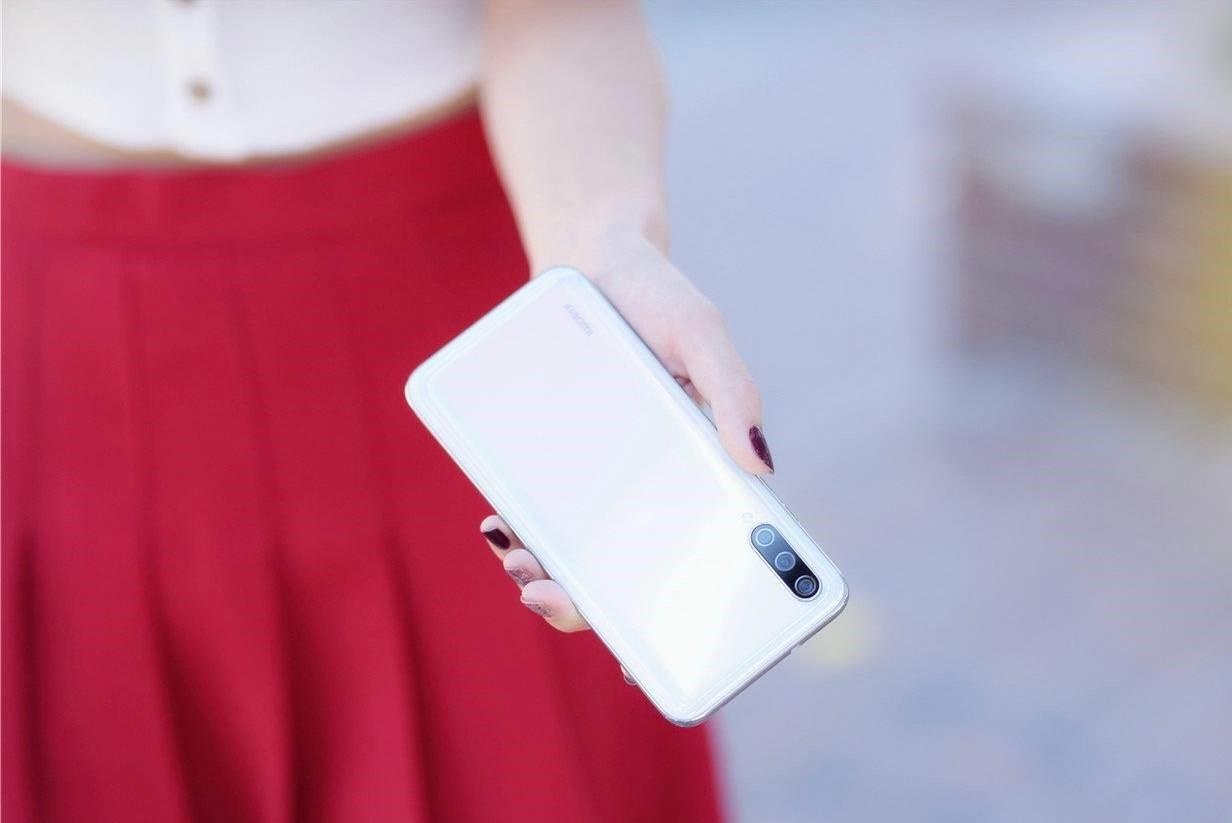 Chi tiet Xiaomi Mi CC9 vua ra mat - chuyen selfie, gia 260 USD hinh anh