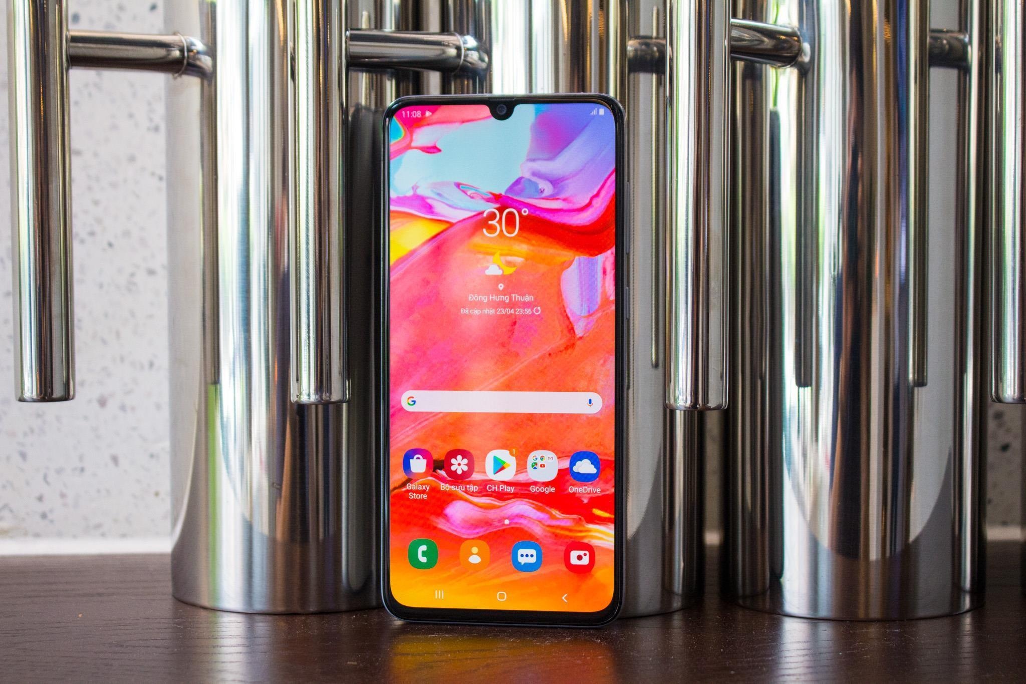 Loat smartphone co dung luong pin lon anh 1