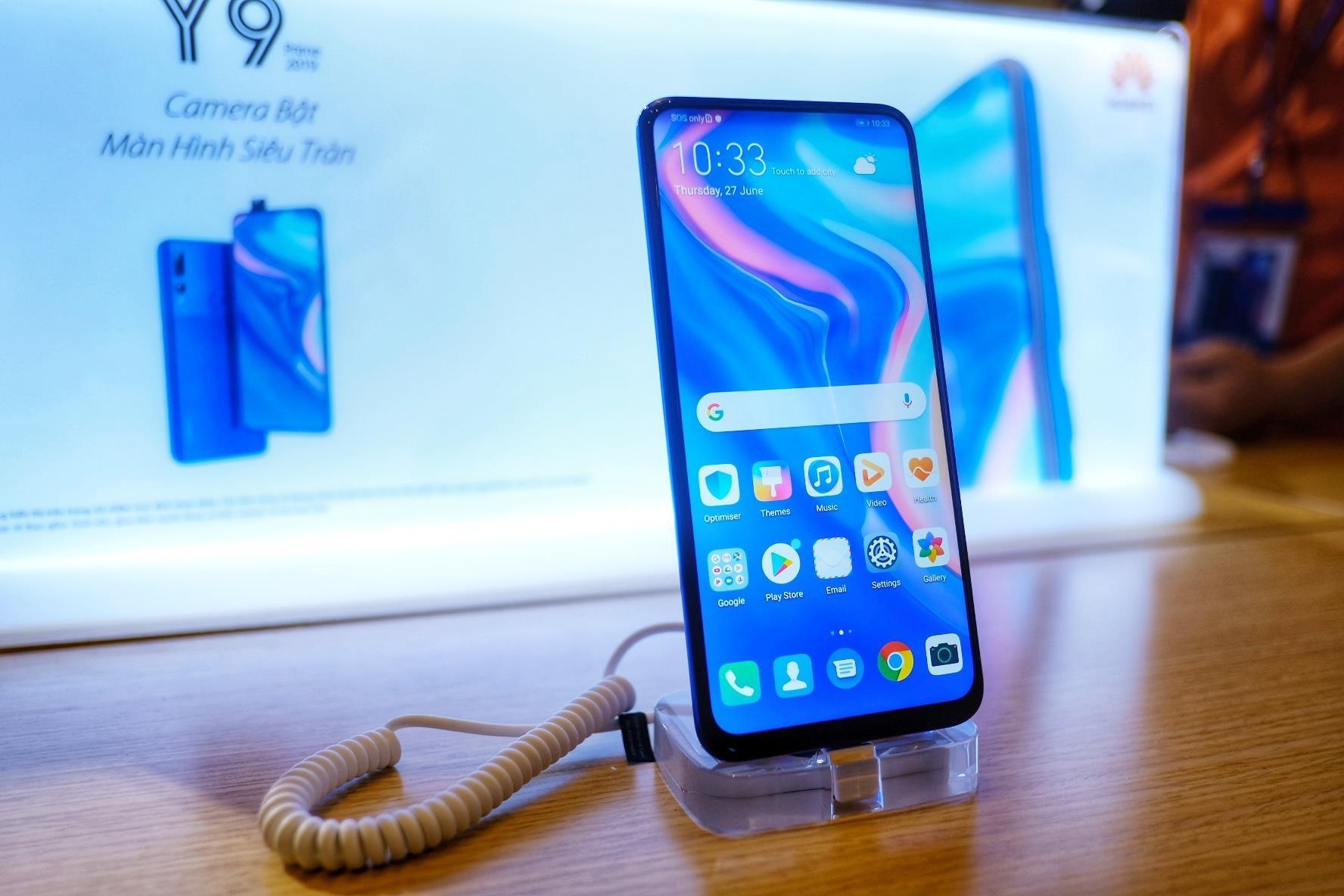 loat smartphone co man hinh tran vien anh 2