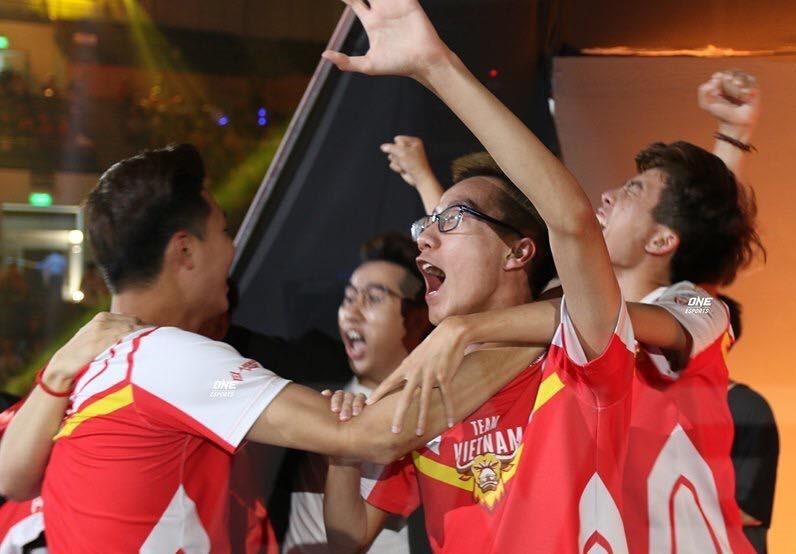 Khoanh khac Viet Nam ha Thai Lan de vao chung ket AWC 2019 hinh anh