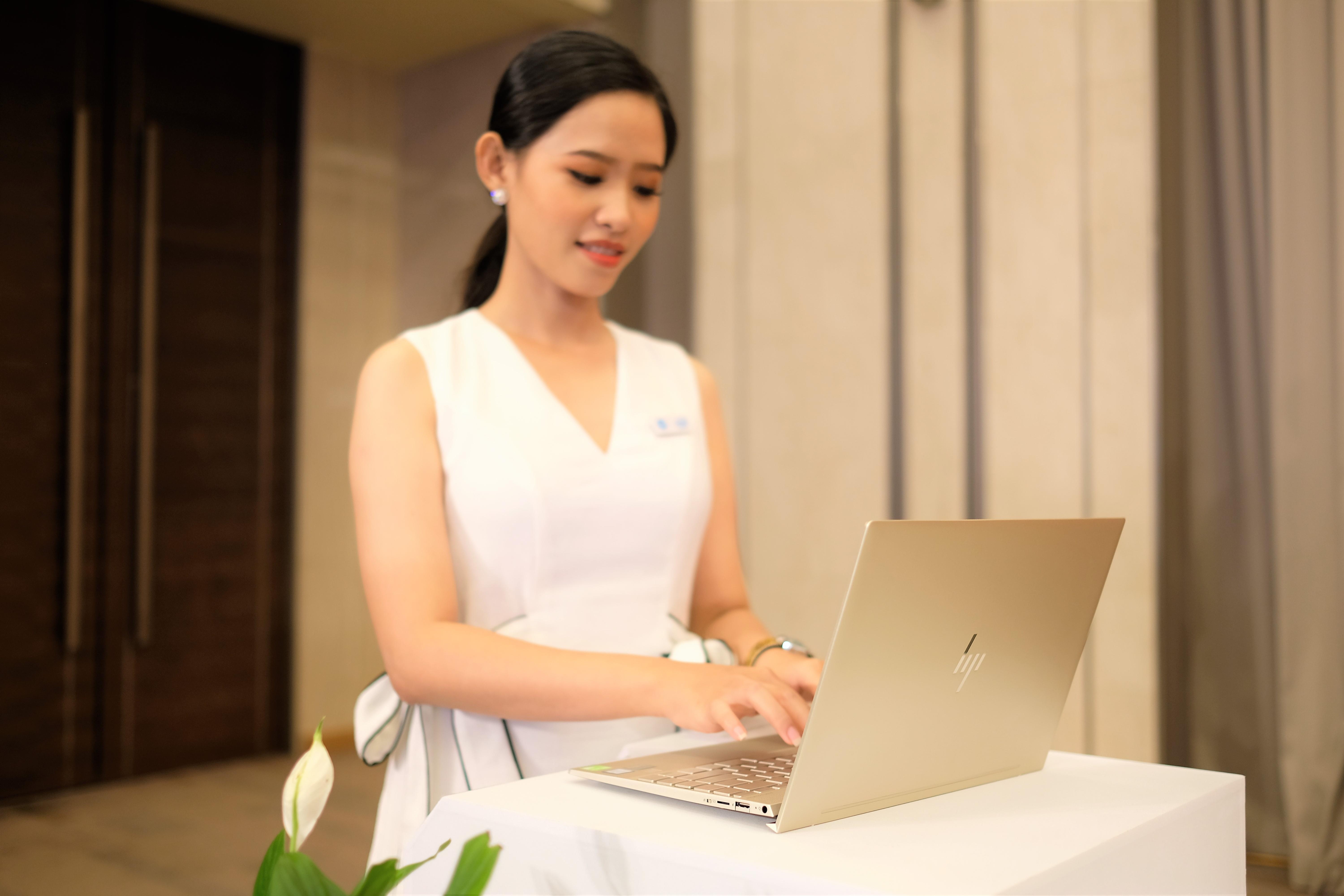 HP gioi thieu Envy 13 2019 tai VN anh 2