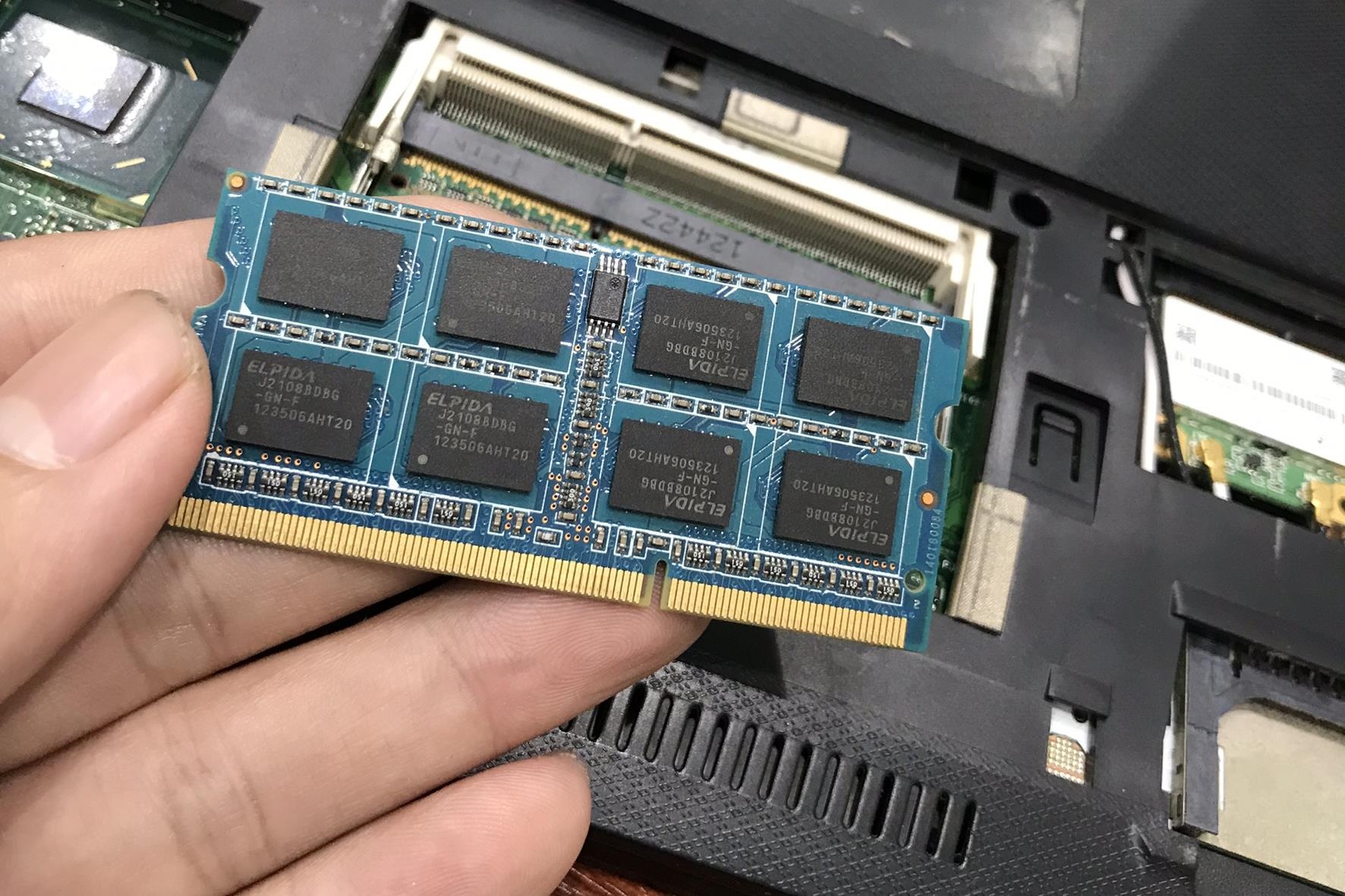 Nen mua laptop bao nhieu RAM anh 2