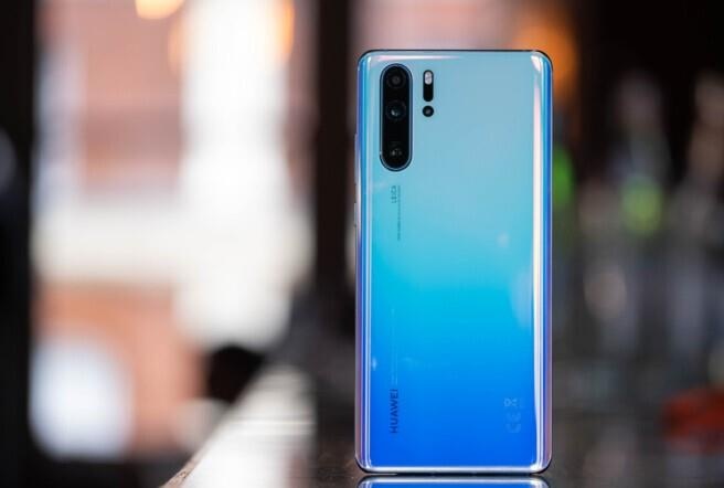 loat smartphone giam gia thang 8 anh 2