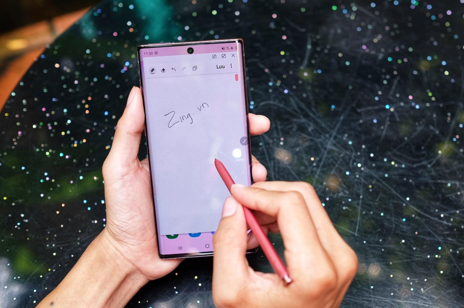 Mo hop Galaxy Note10 anh 15