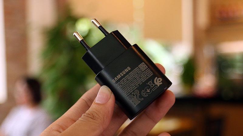 Mo hop Galaxy Note10 anh 3