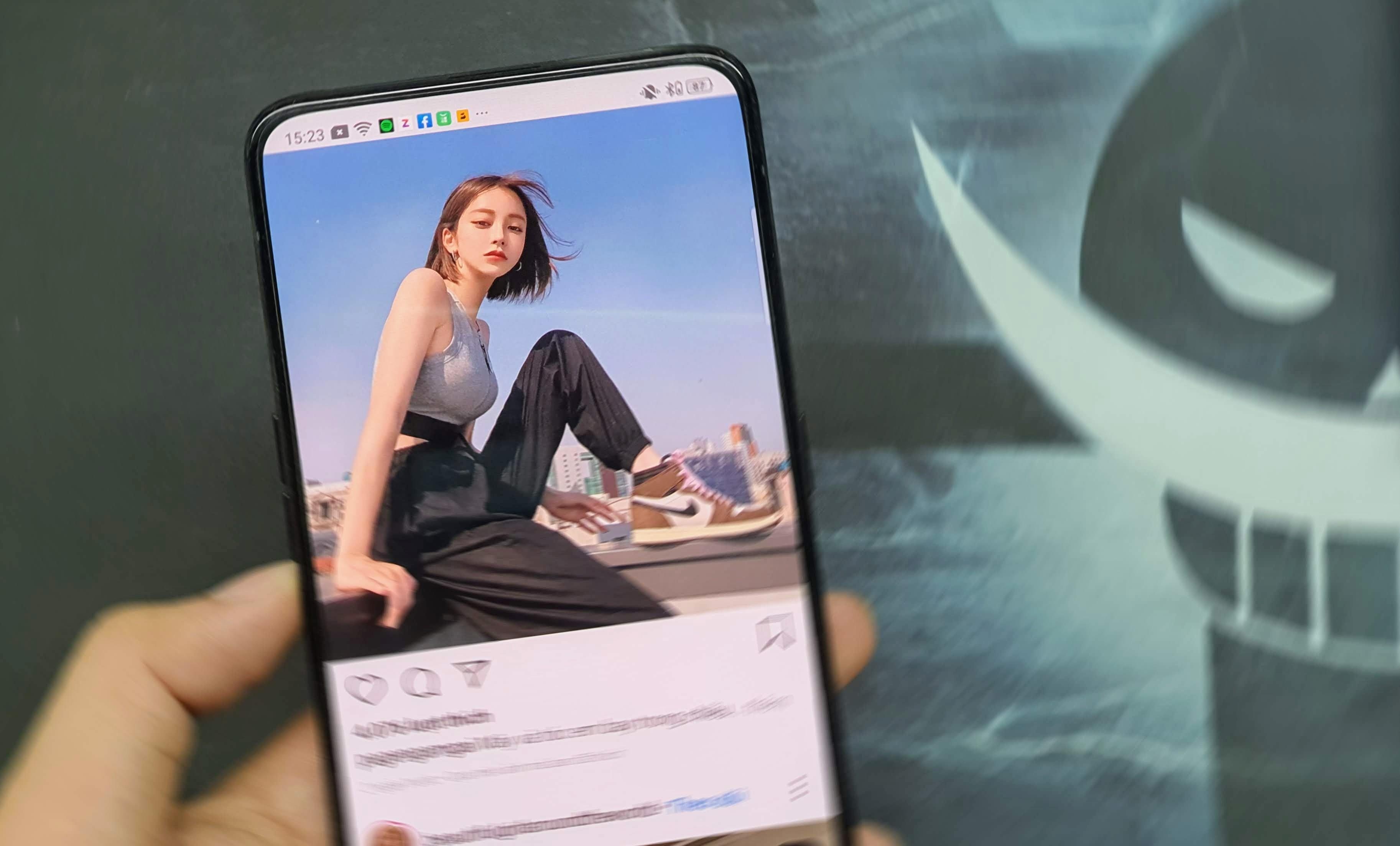 Nat cuoc doi vi vay tien song ao tren Instagram hinh anh