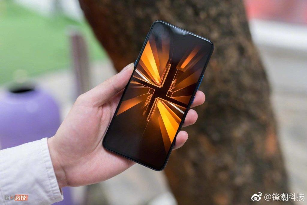 vivo iQOO Pro ra mat anh 4