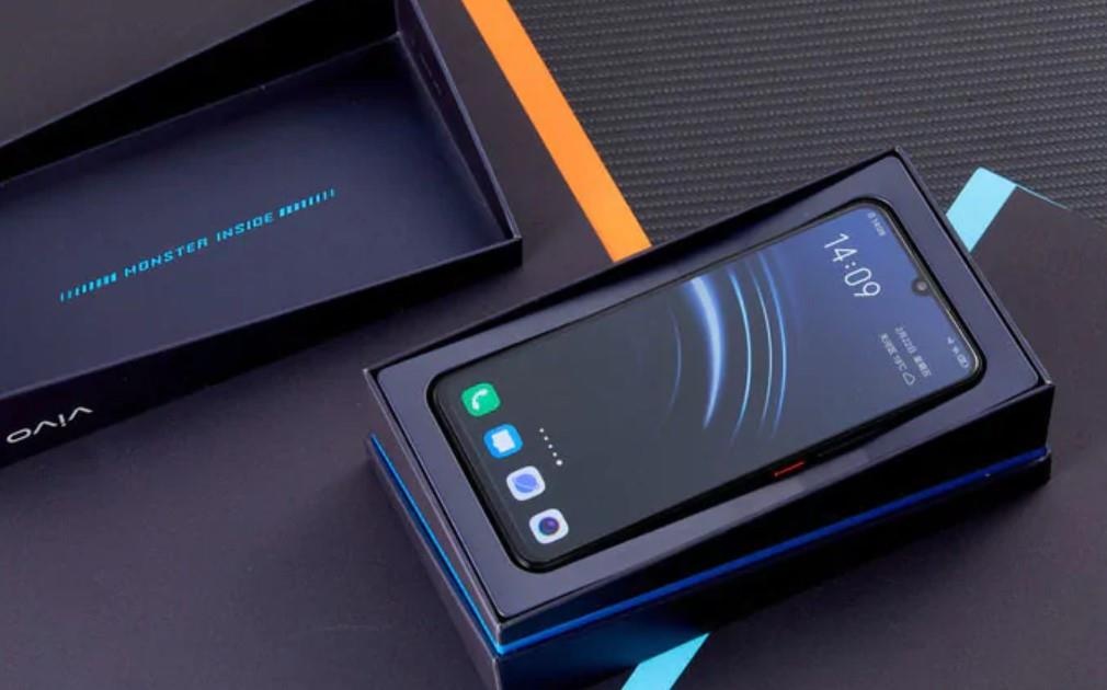 vivo iQOO Pro ra mat anh 9