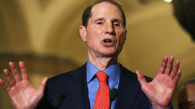 Mark Zuckerberg nen vao tu anh 1