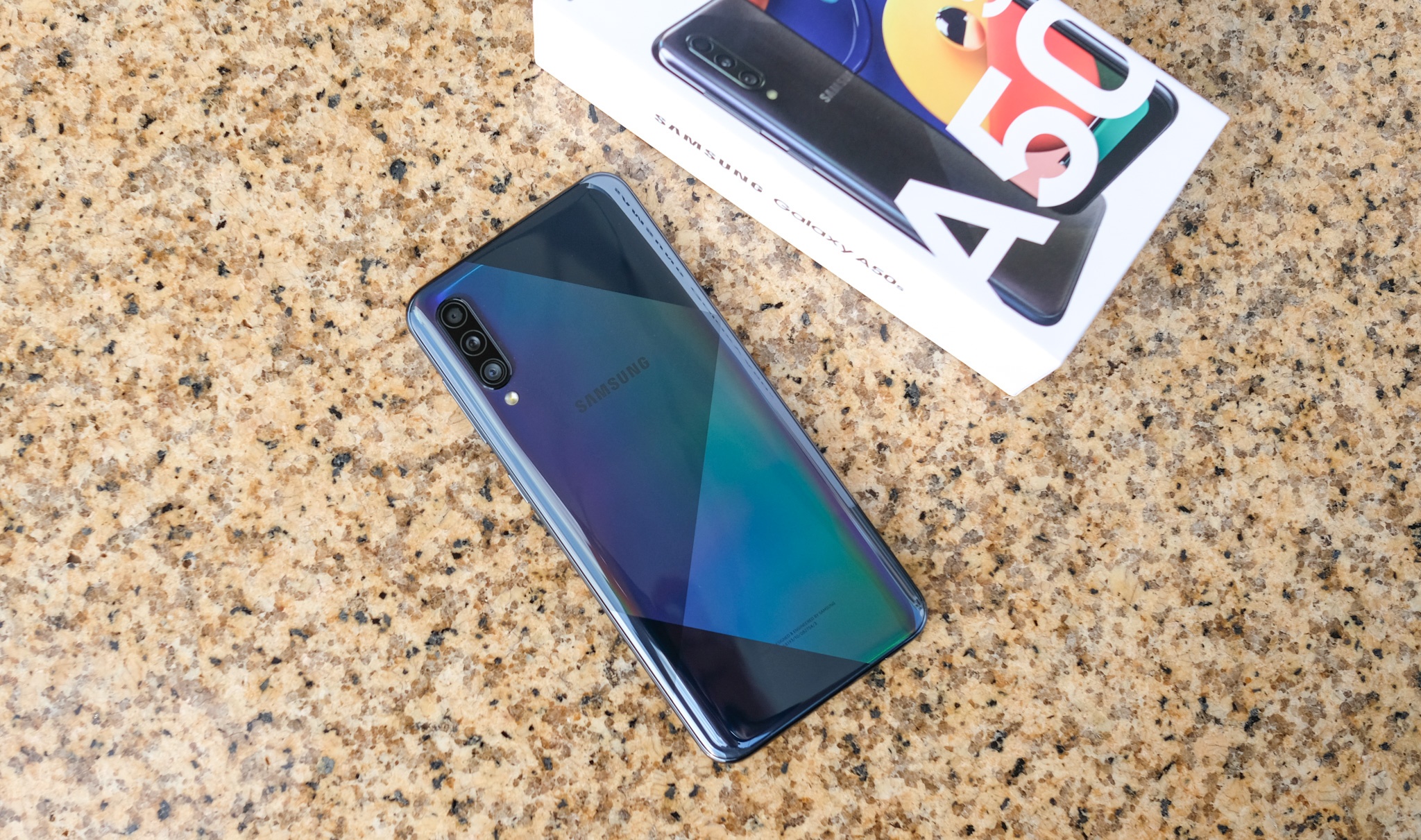 Trai nghiem Galaxy A50s anh 1