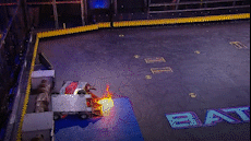 Robot phun lua bi hat tung, nem vao bay rang cua tai Battle Bots 2019 hinh anh