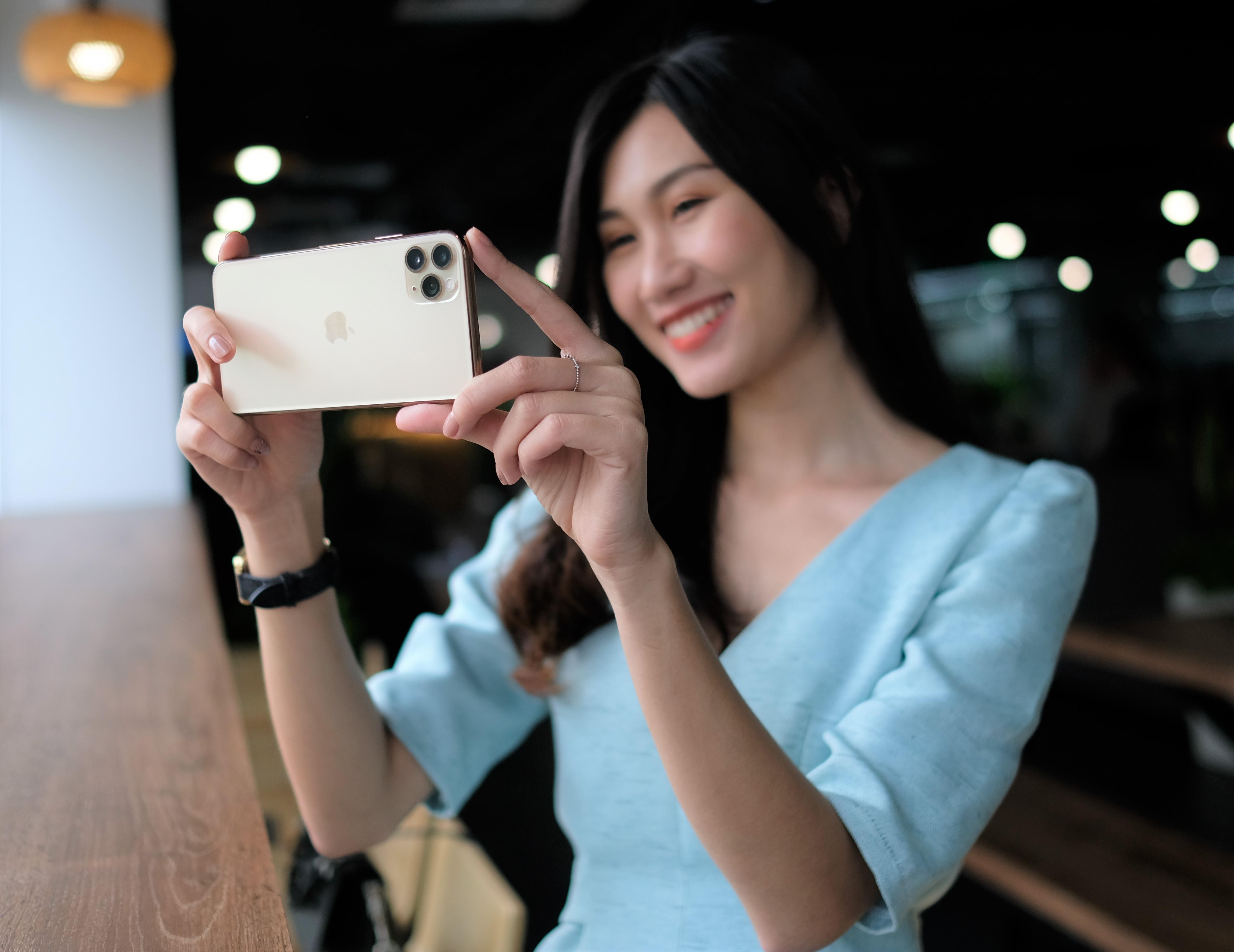 iPhone 11 Pro Max vua kich hoat som o VN, camera tien bo ro ret hinh anh