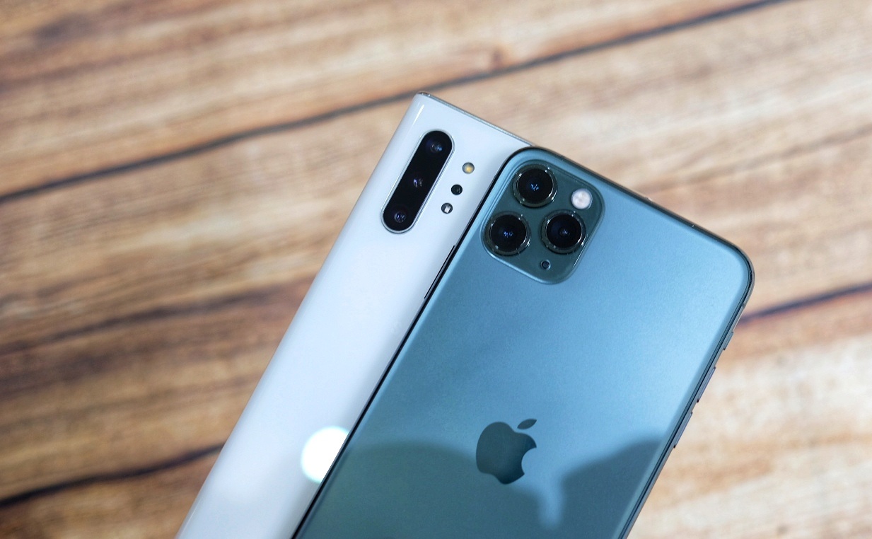 iPhone 11 Pro Max do dang voi Galaxy Note10+ anh 3