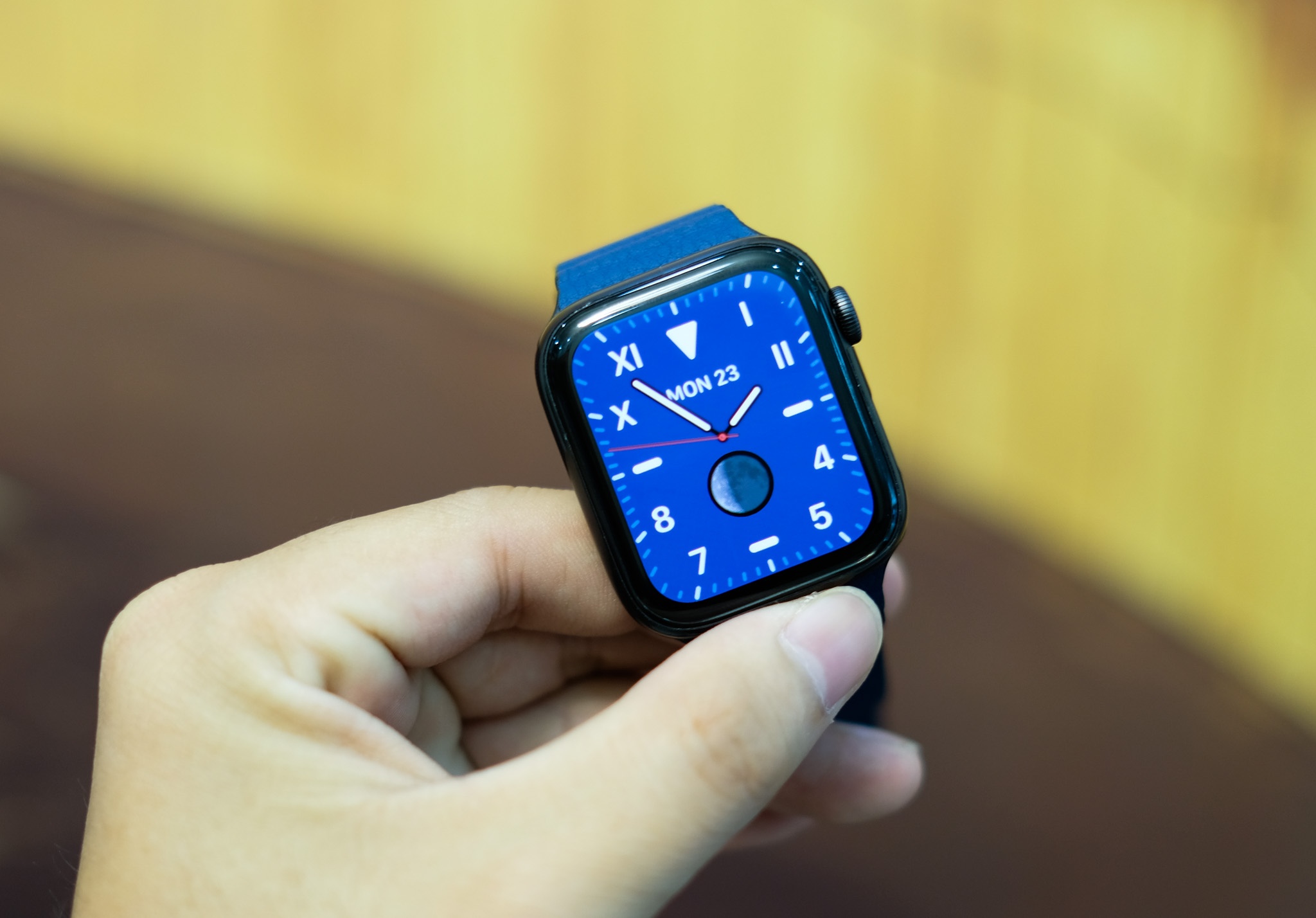 Trai nghiem Apple Watch Series 5 anh 6