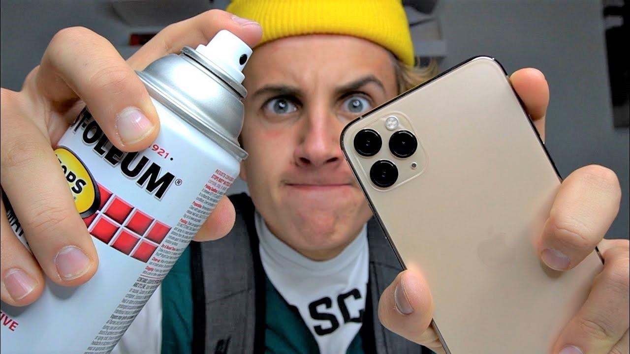 Che iPhone 11 Pro Max xau, nguoi nay tu che lai mat lung hinh anh