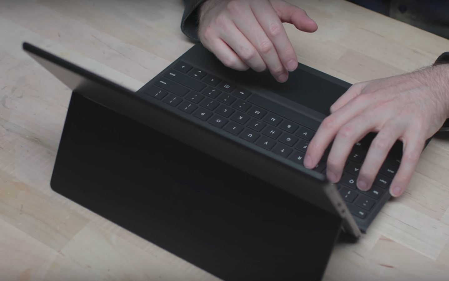 Chi tiet Surface Pro X anh 4