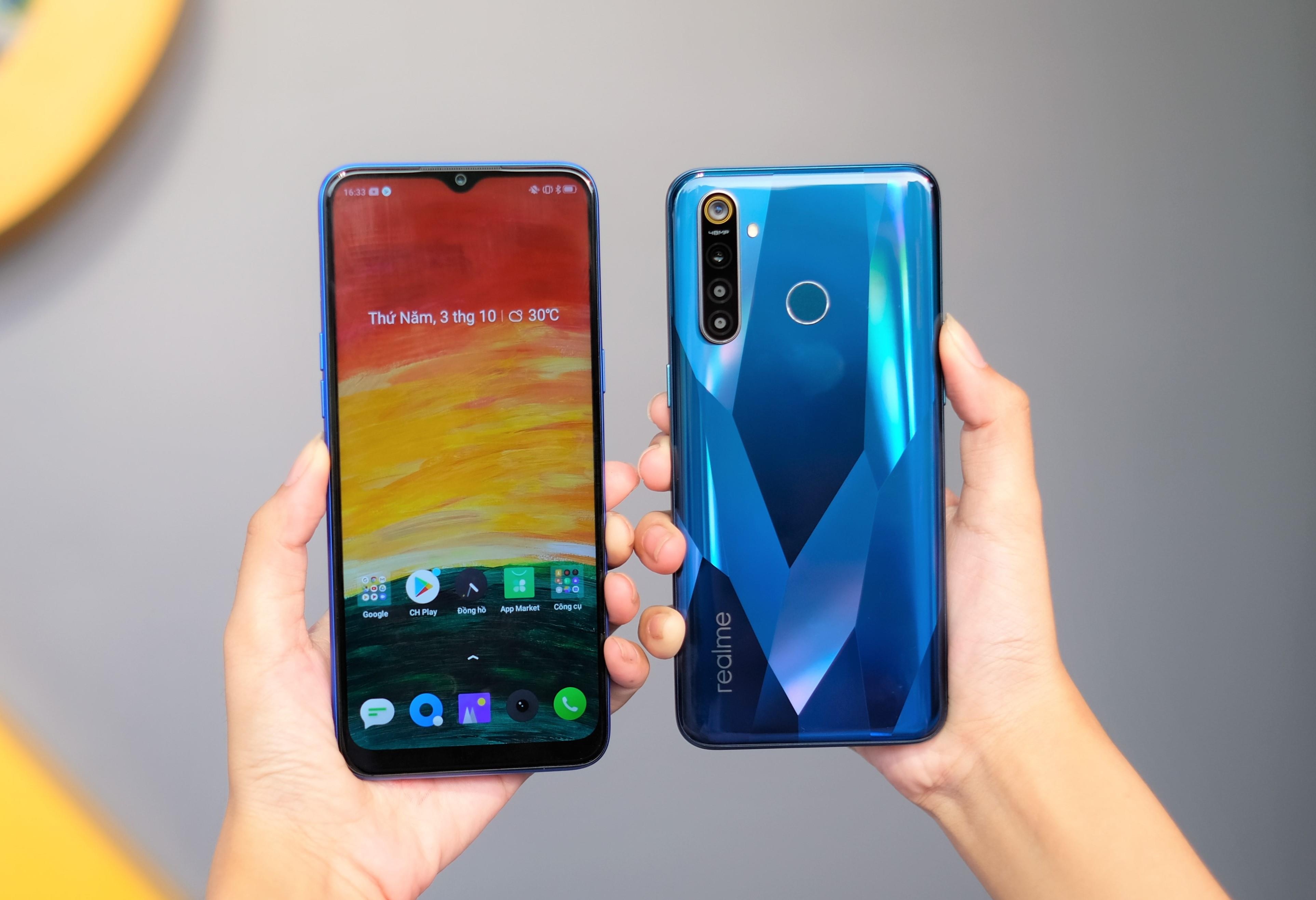 Loat smartphone tam trung vua ra mat tai Viet Nam hinh anh