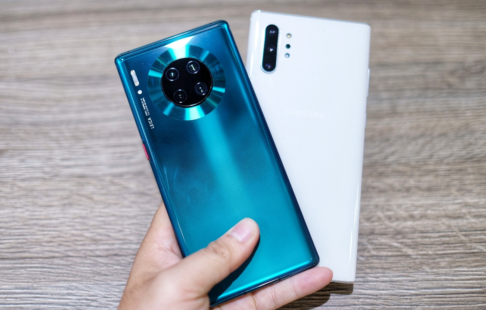 so sanh Huawei Mate 30 Pro voi Galaxy Note10+ anh 2