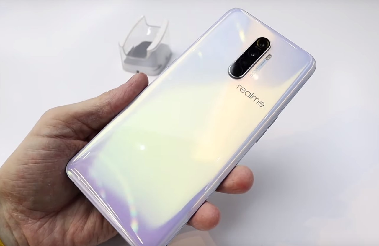 Realme 2 Pro ra mat anh 4