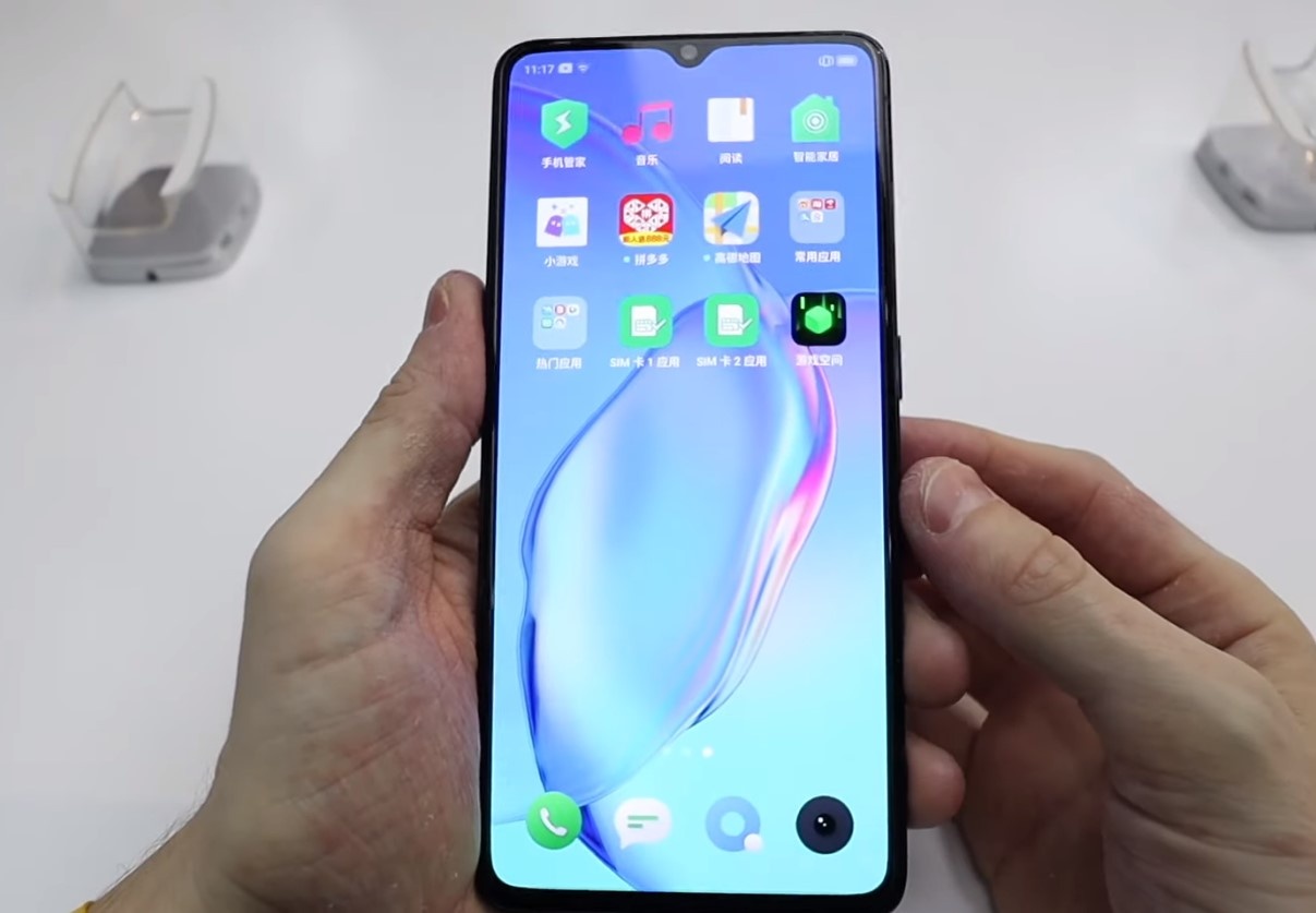Realme 2 Pro ra mat anh 3