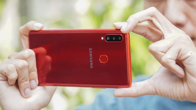 Chi tiet Galaxy A20s 3 camera, man hinh lon, gia 4,4 trieu dong hinh anh