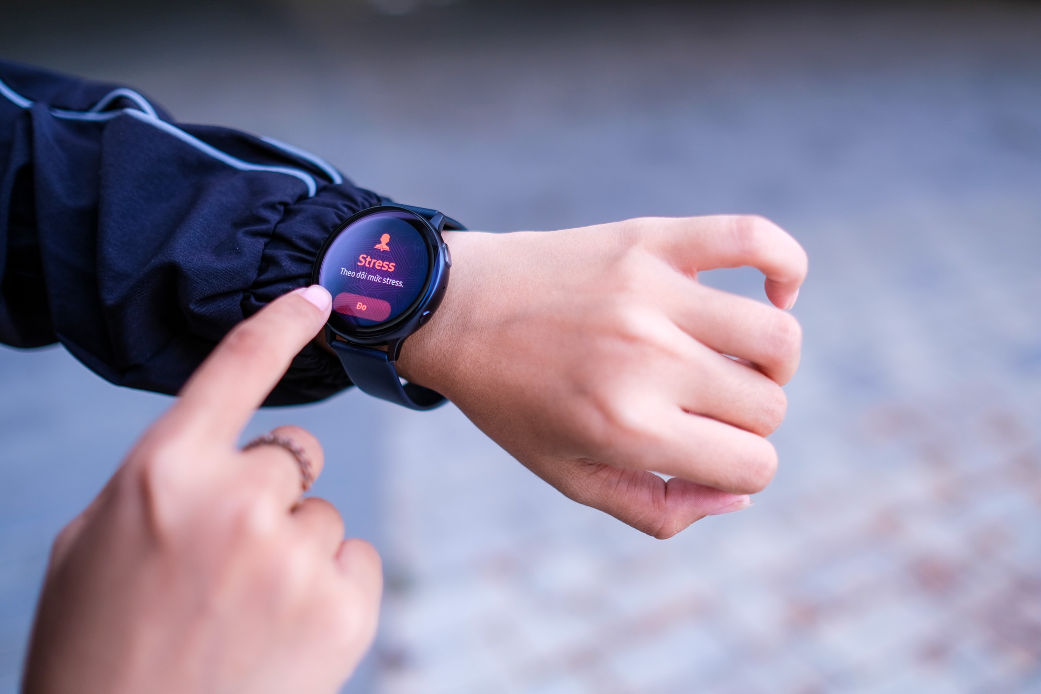 trai nghiem Galaxy Watch Active 2 anh 2