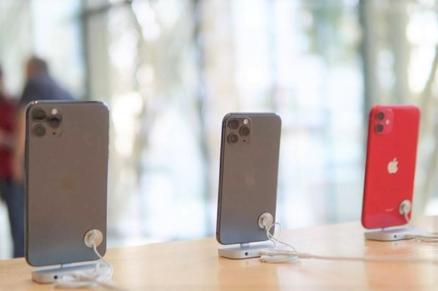 Sau mot tuan iPhone 11 mo ban, nhieu khach van chua nhan duoc hang hinh anh