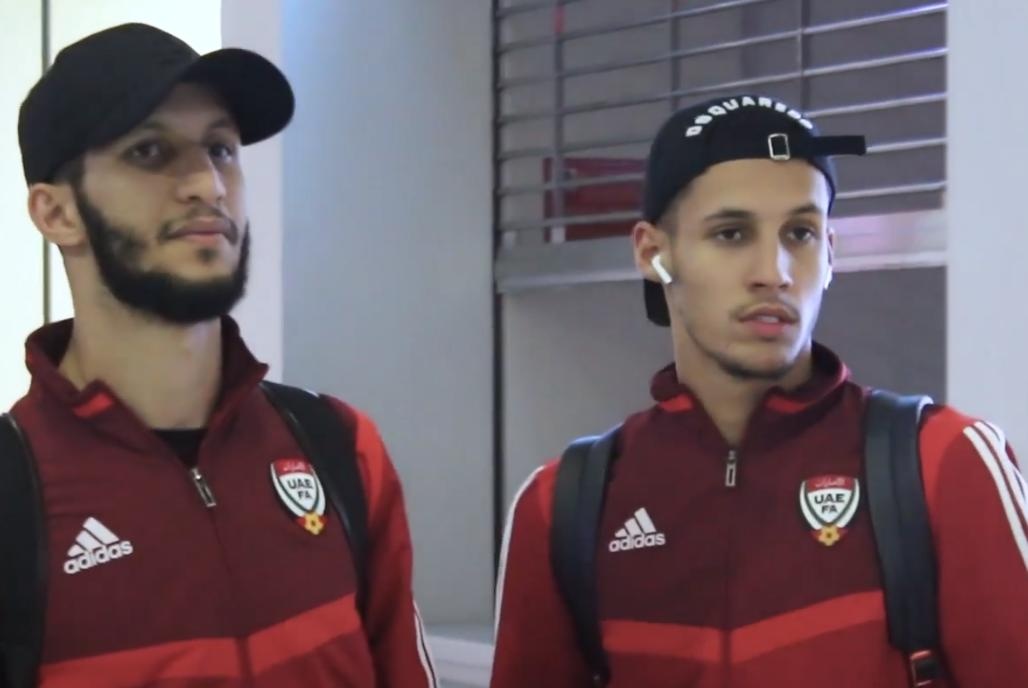 Cau thu UAE dung iPhone 11 Pro Max anh 4