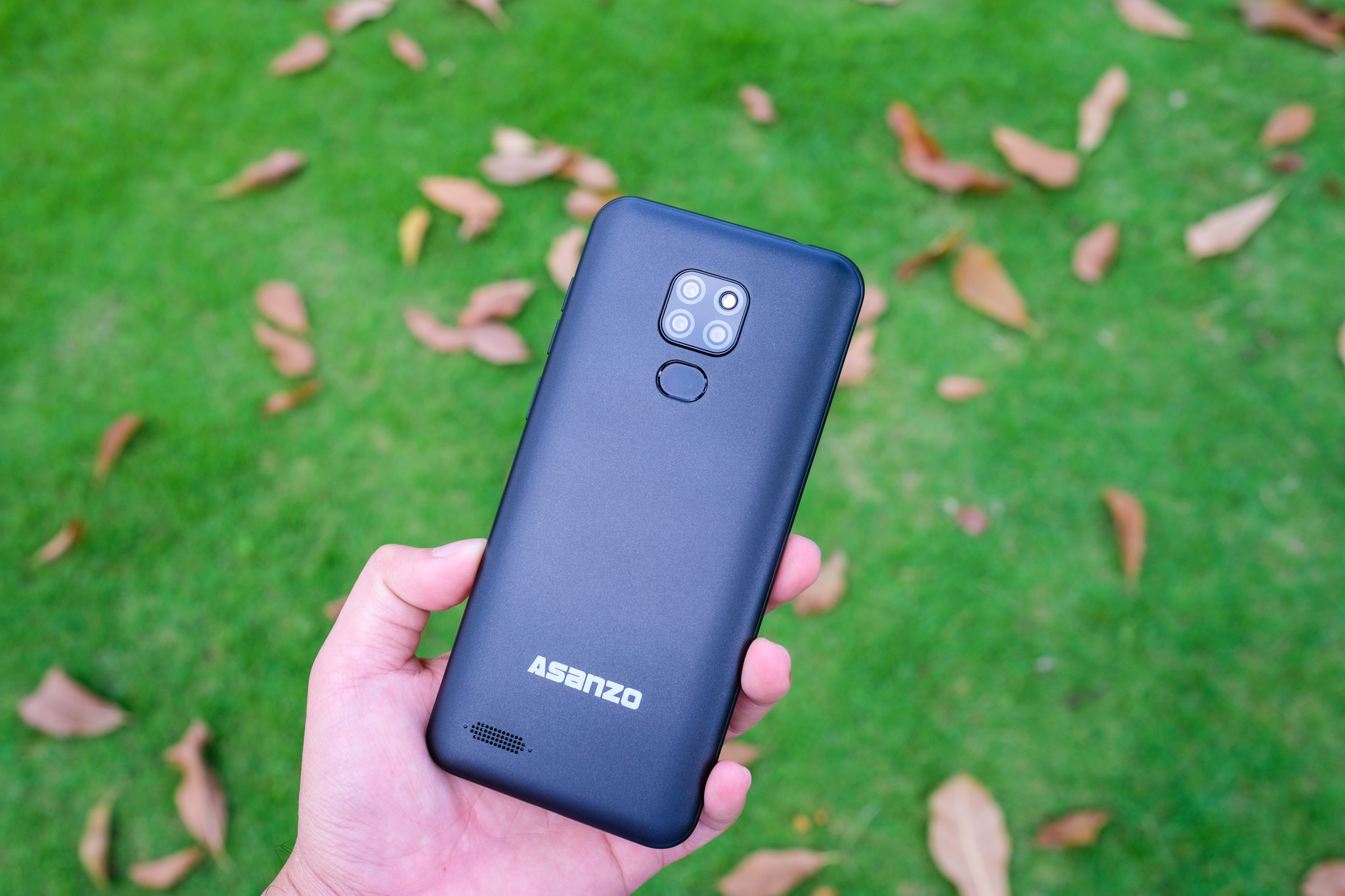 Trai nghiem nhanh Asanzo S6 - 3 camera sau, gia 2,5 trieu dong hinh anh