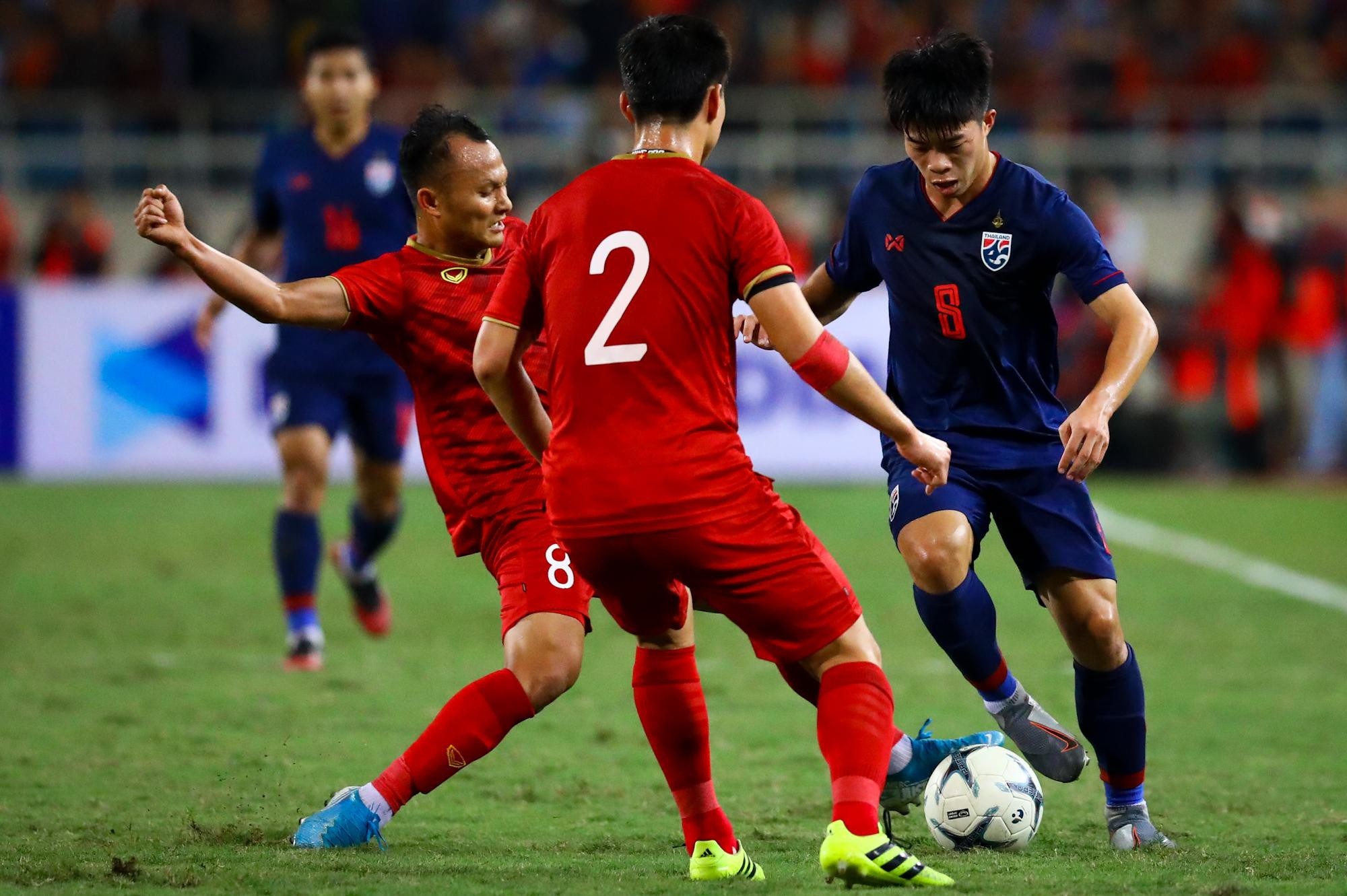 Fan Viet tran vao facebook Van Lam chuc mung anh 9