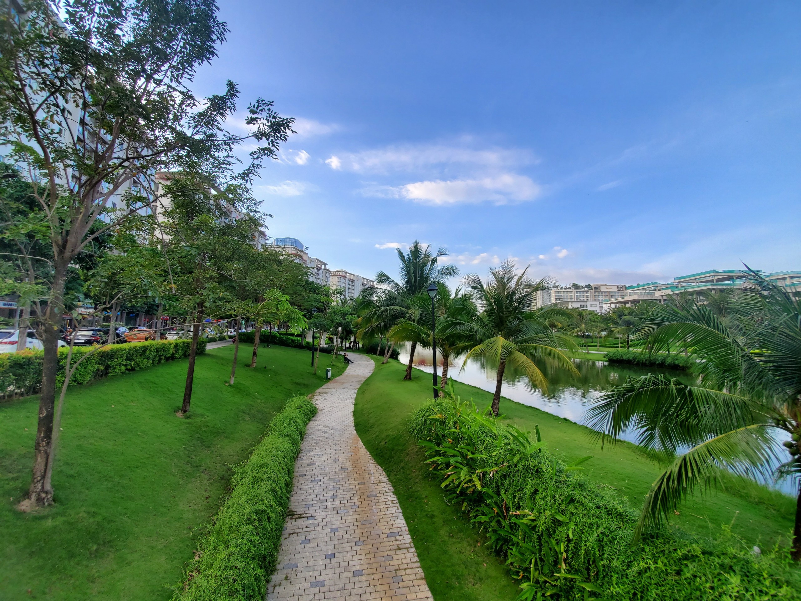 mo hop Galaxy Fold anh 14