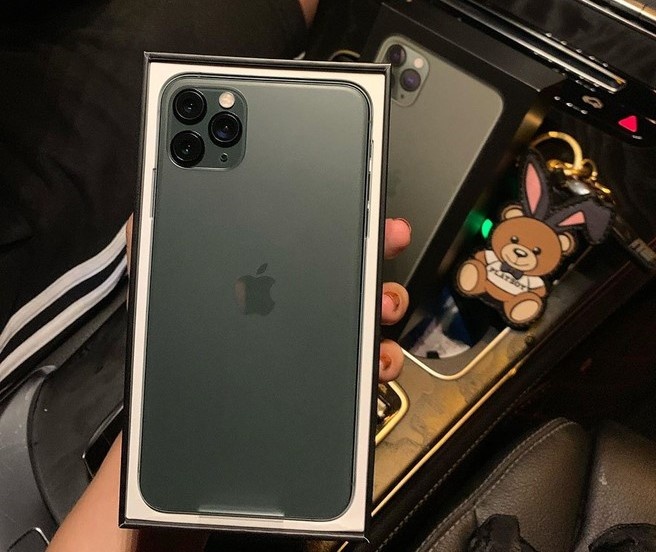 Ngoi sao bong da Viet Nam dung dien thoai gi anh 5