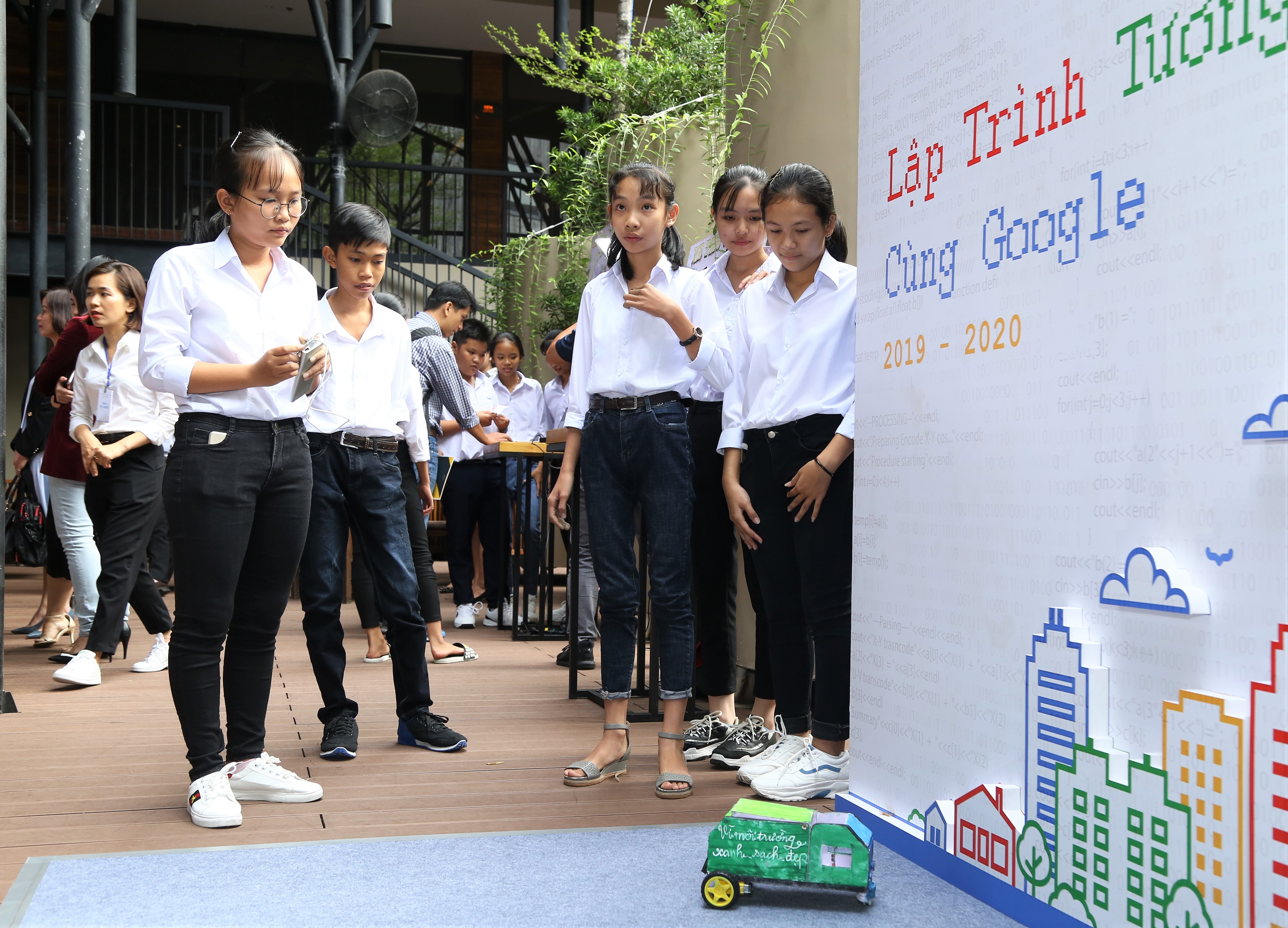 Google day lap trinh cho hoc sinh viet nam anh 1