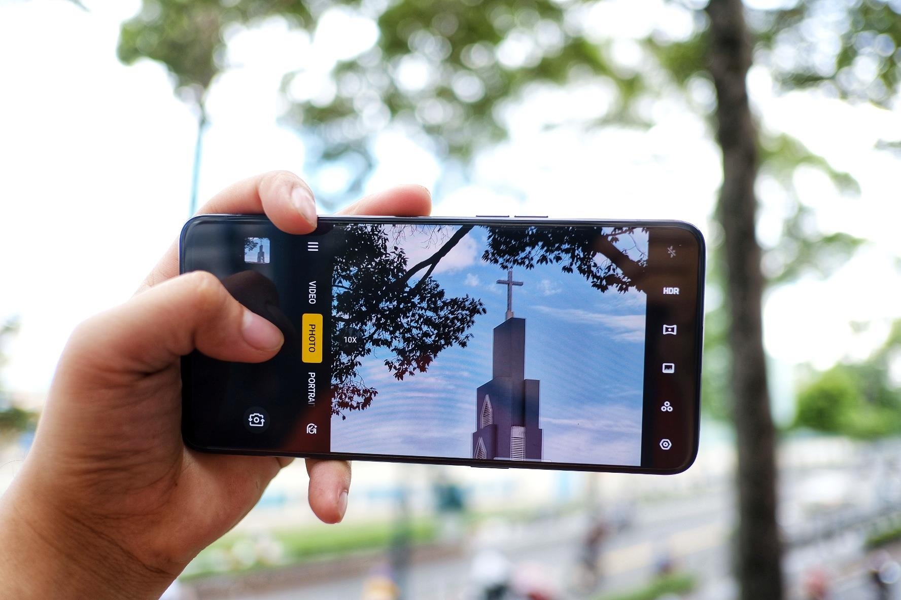 Loat smartphone rot gia nhieu nhat 2019 anh 4