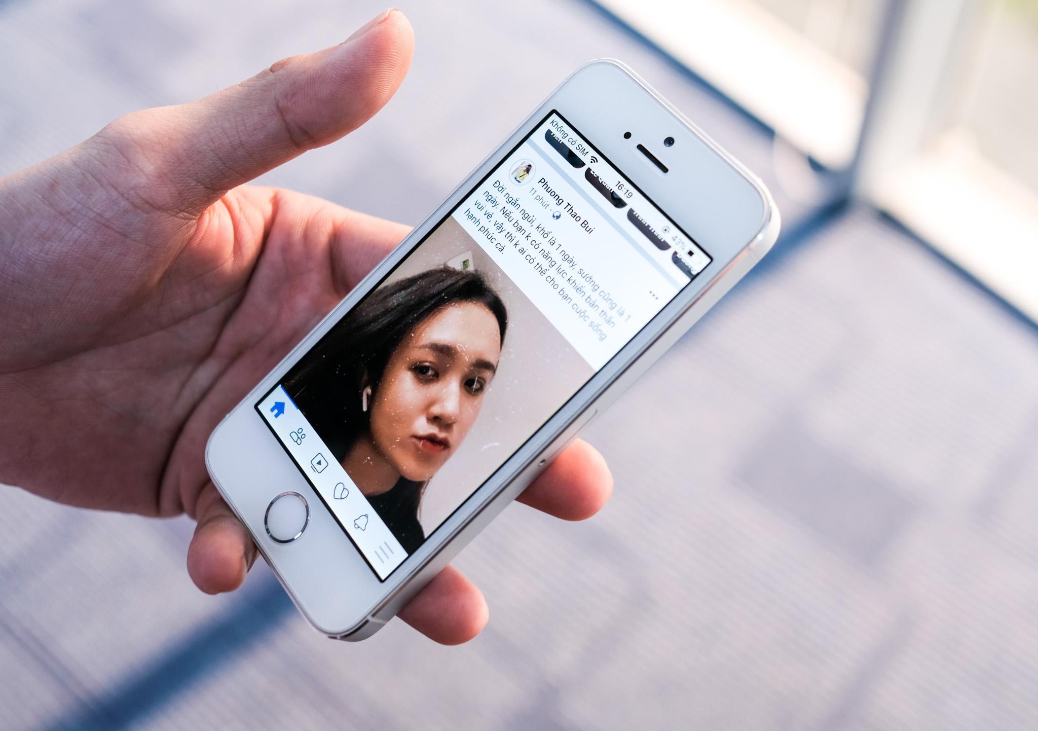 gia ban iPhone 5S anh 4