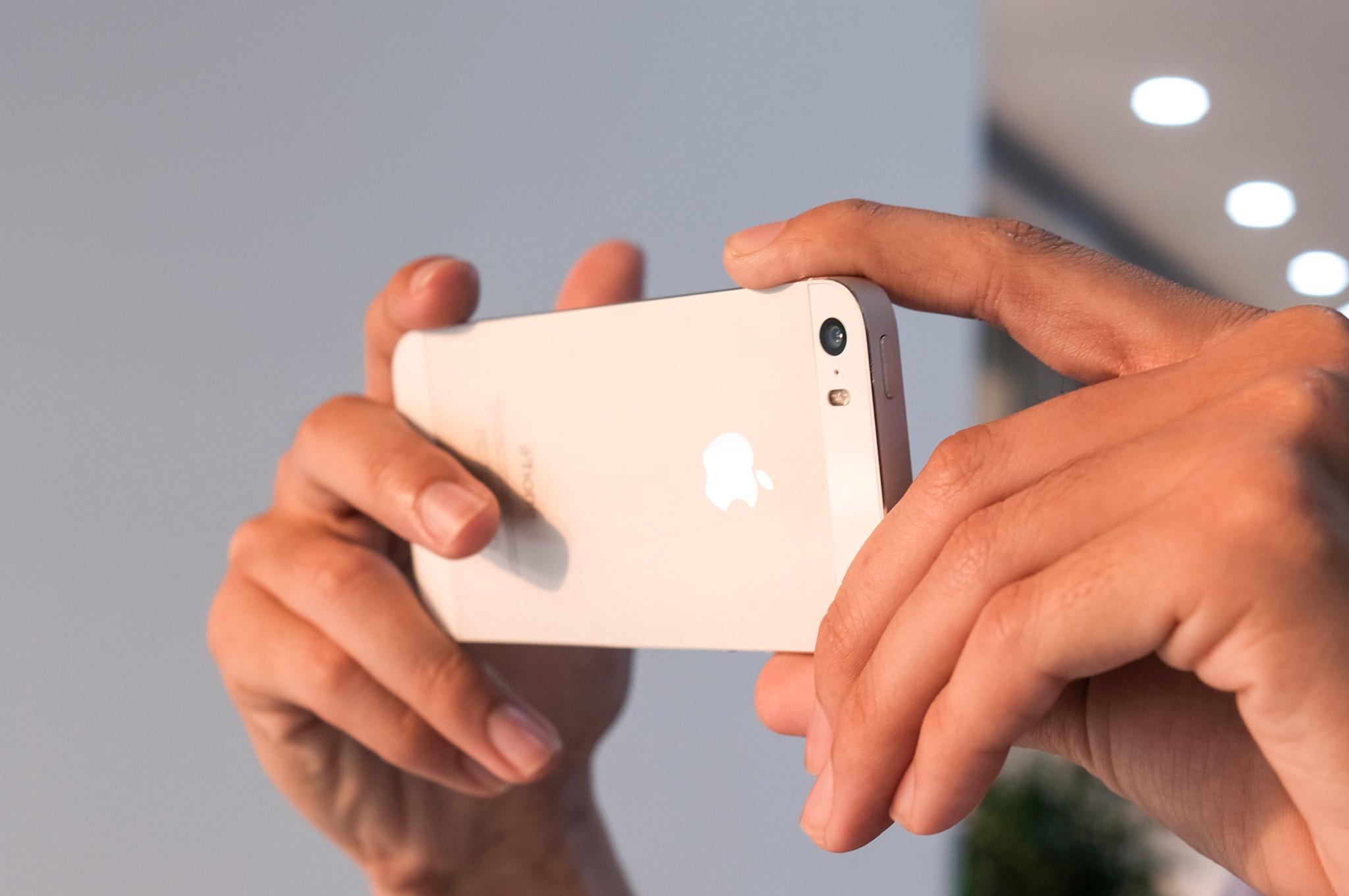 gia ban iPhone 5S anh 3