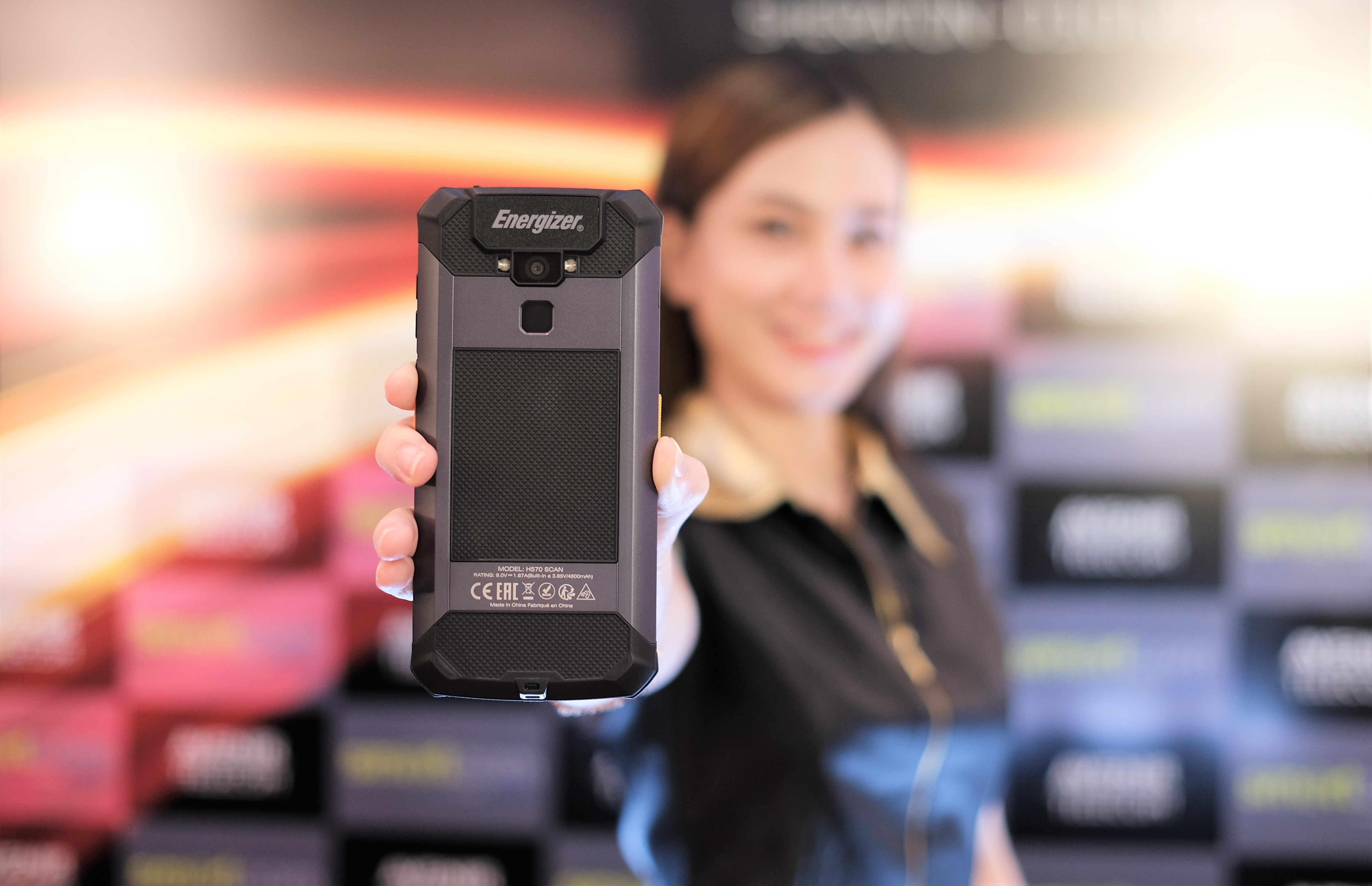 Smartphone Energizer ra mat anh 7