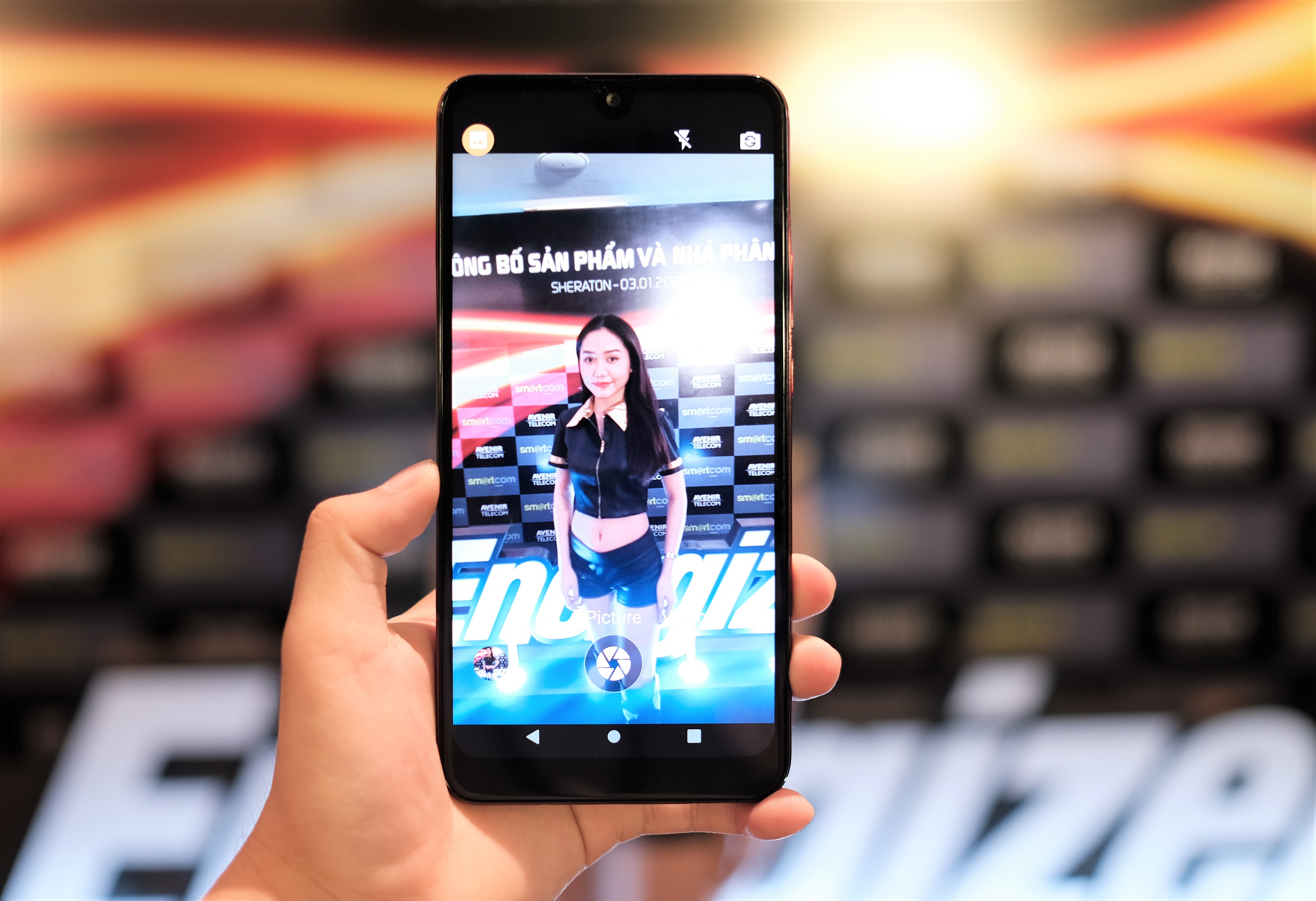 Smartphone Energizer ra mat anh 4