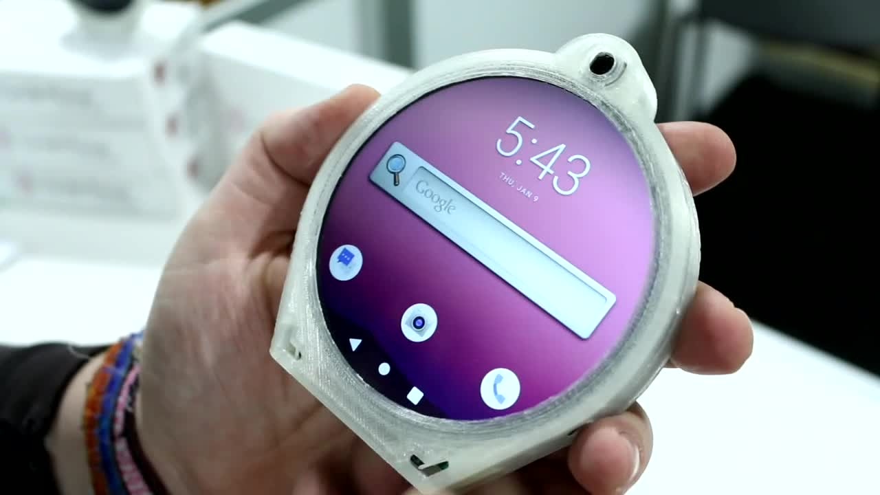 Smartphone giong hop phan trang diem tai CES 2020 hinh anh