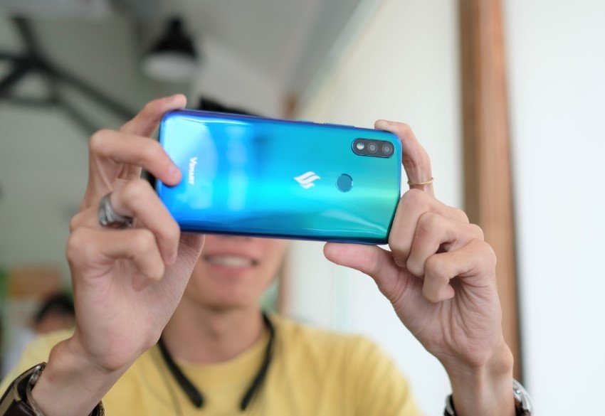 loat smartphone dang chu y duoi 3 trieu anh 8