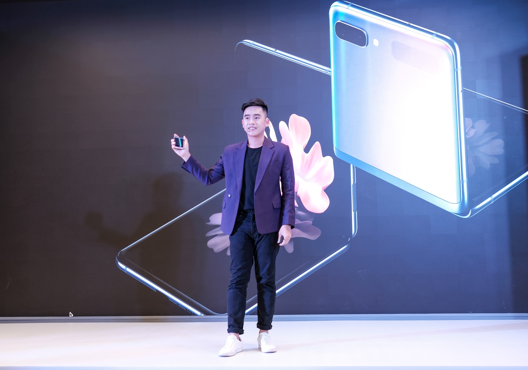 Galaxy Z Flip ra mat tai Viet Nam anh 1