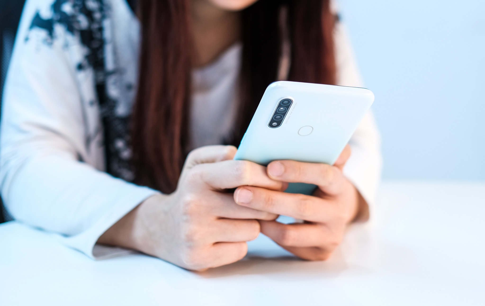 Mo hop Oppo A31 anh 3