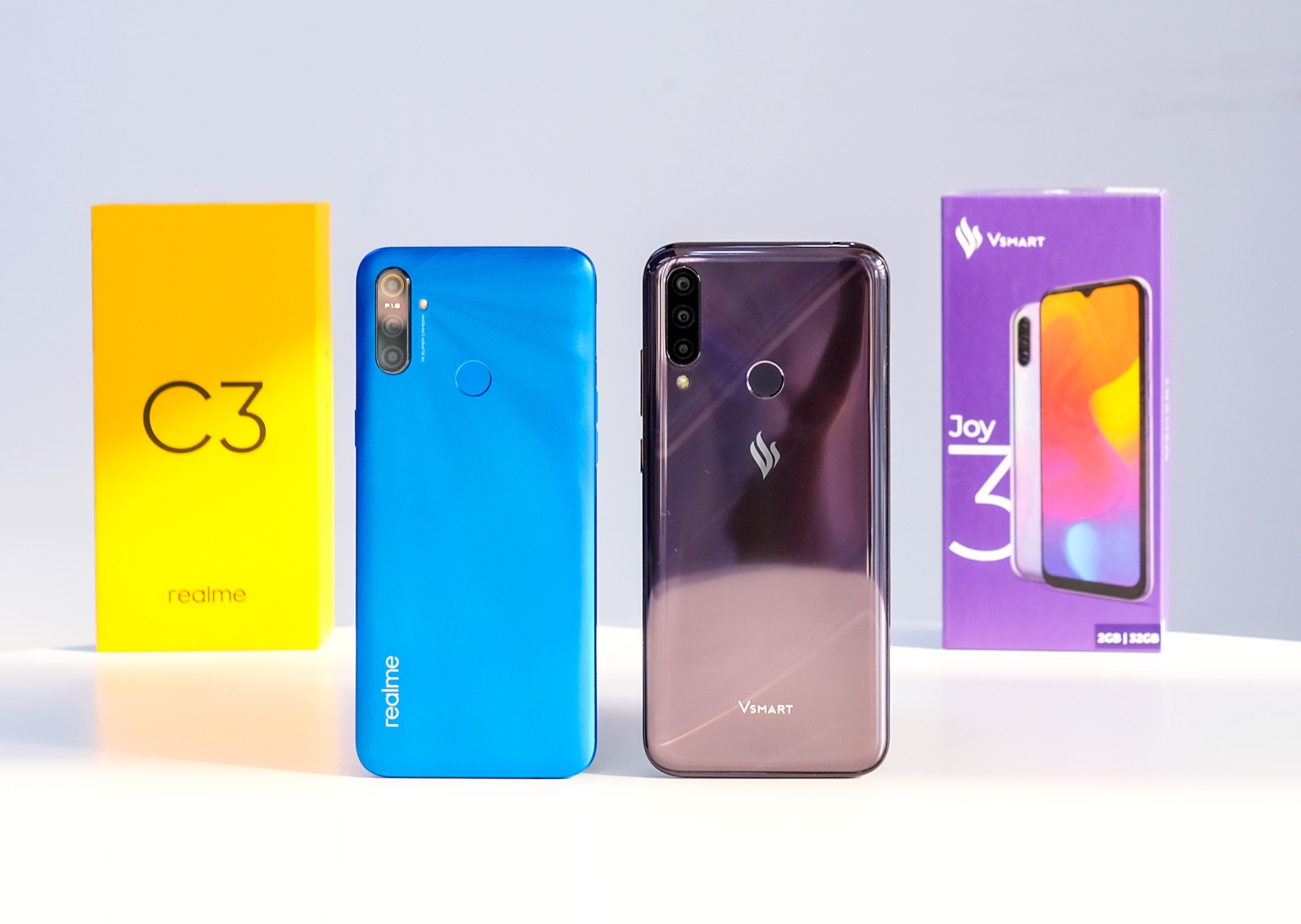 So sanh Vsmart Joy 3 voi Realme C3 anh 1
