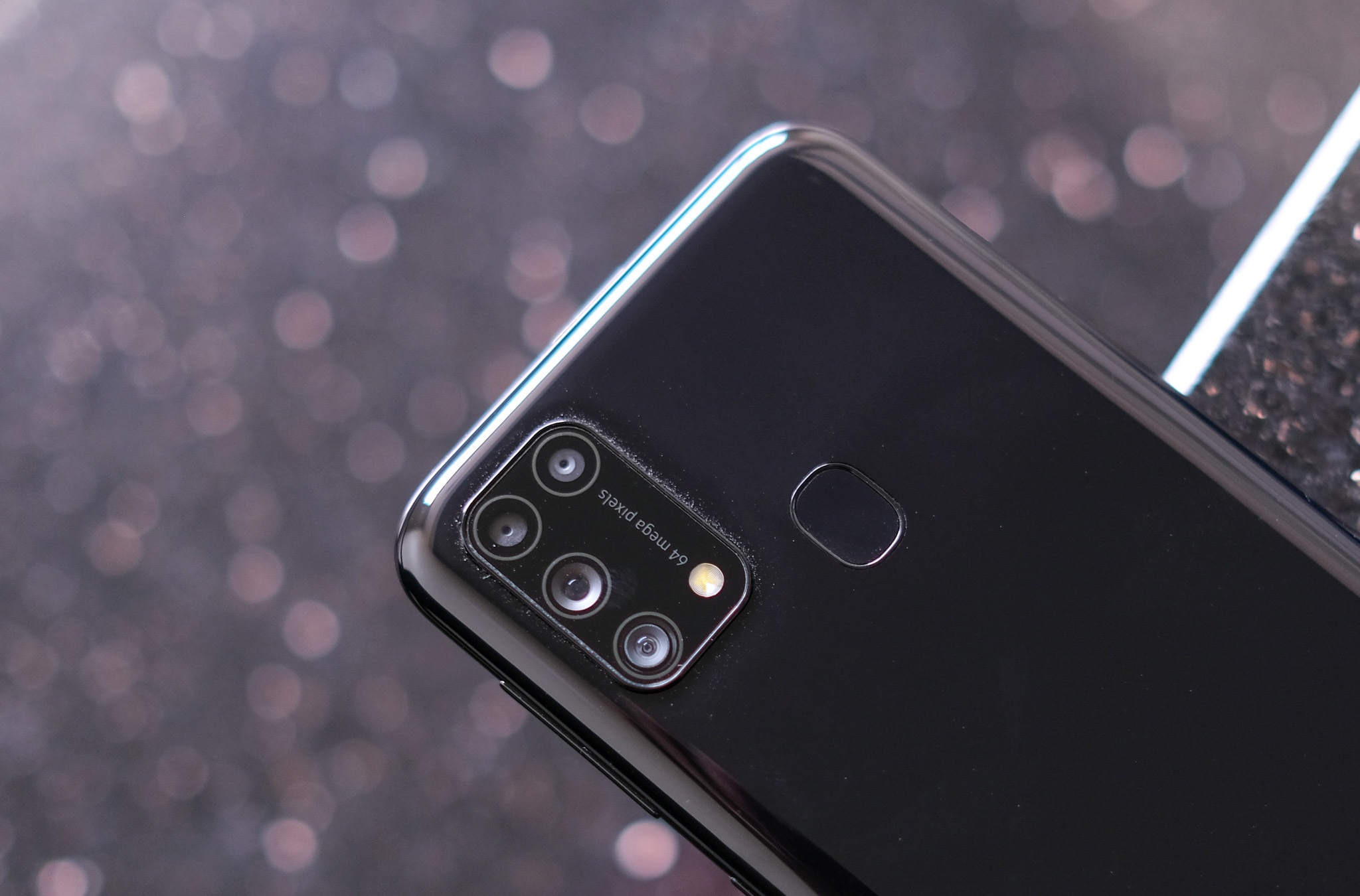 Chi tiet Galaxy M31 anh 2