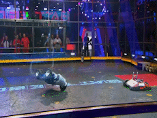 Robot nhay mua sau khi ha doi thu trong 3 phut hinh anh