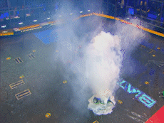 Robot boc khoi tren san dau sau khi bi ha knock-out hinh anh